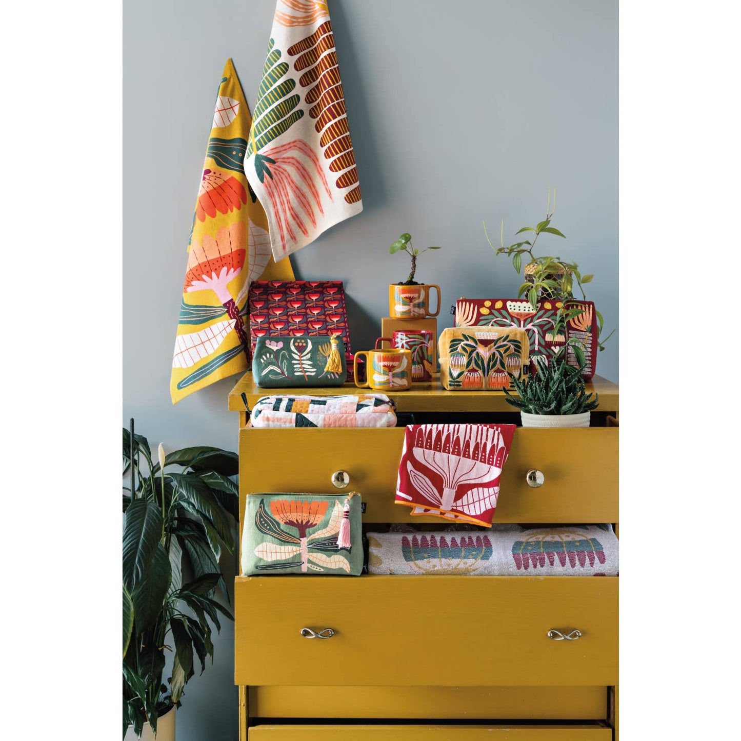 Venus Dishtowels Set of 2 | Danica Studio