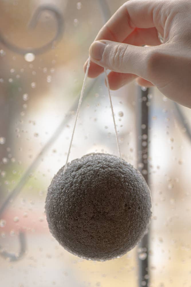 LUNA Charcoal Facial Sponge - Bulk Unpackaged - No Tox Life