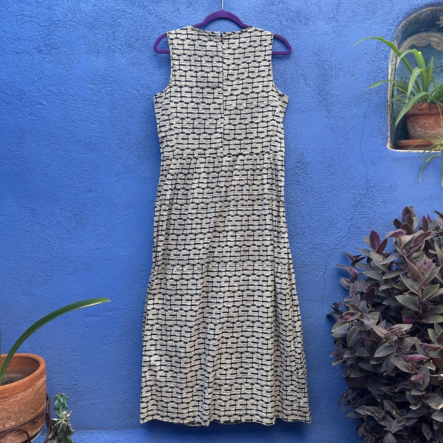 layla black and white cotton sleeveless maxi dress