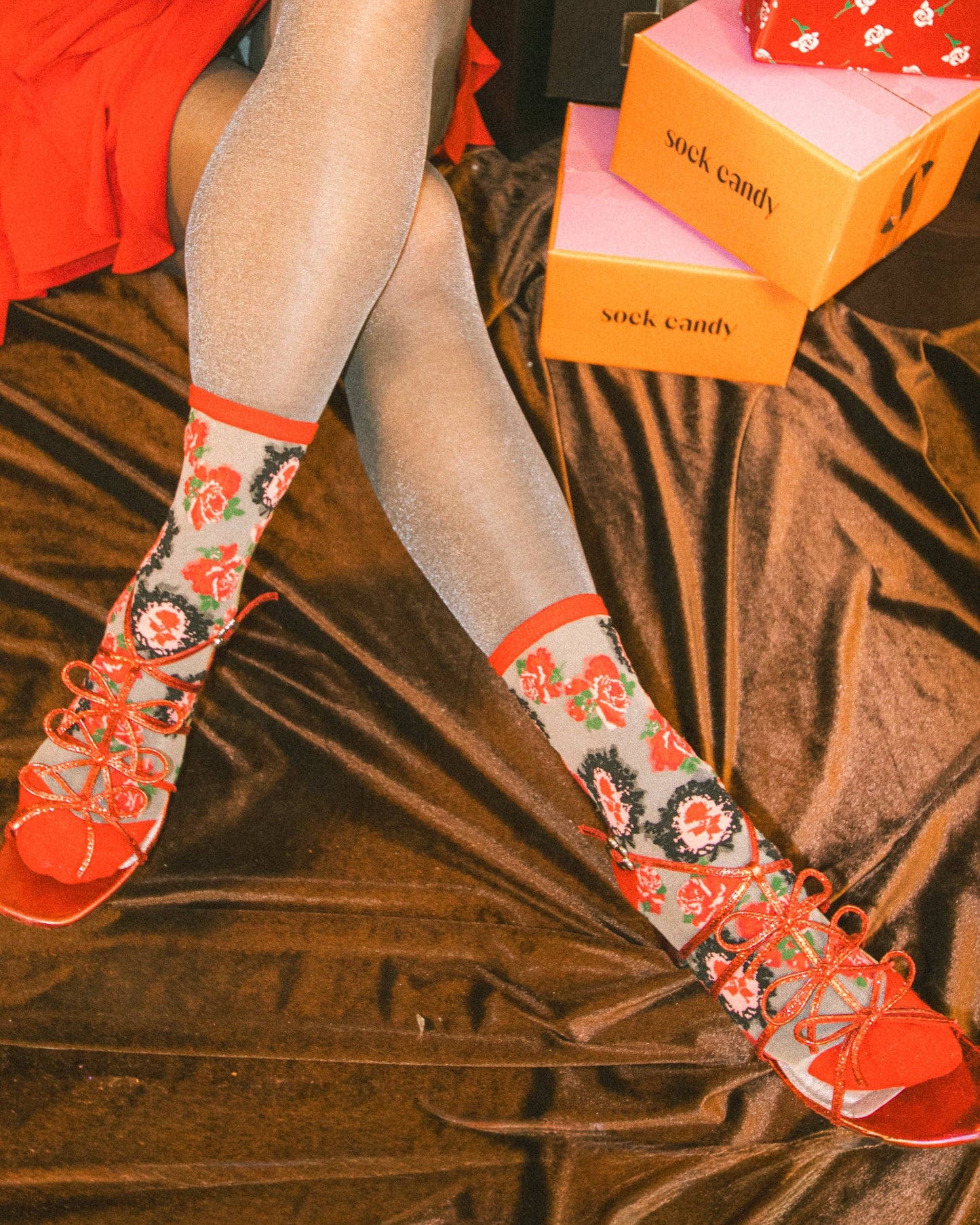 Cameo Rose Sheer Crew Sock | Sock Candy