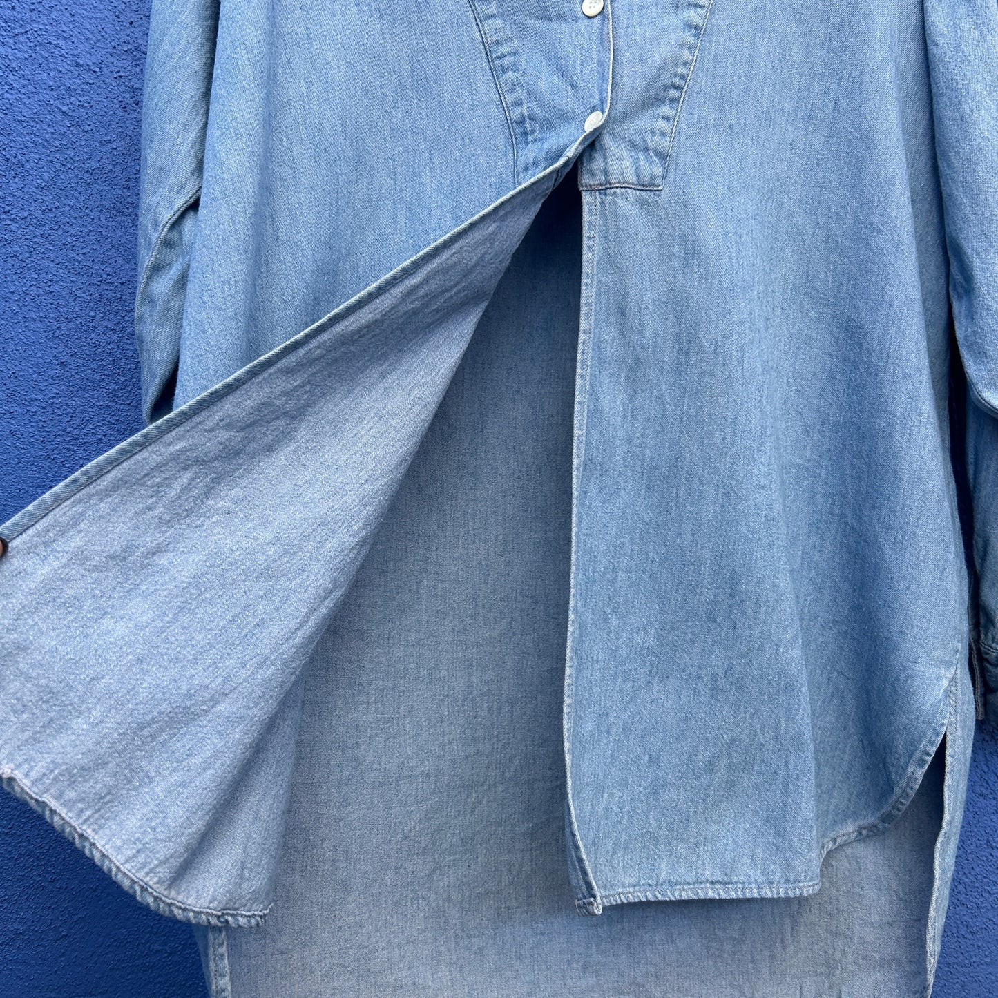 vintage express chambray 5 button top