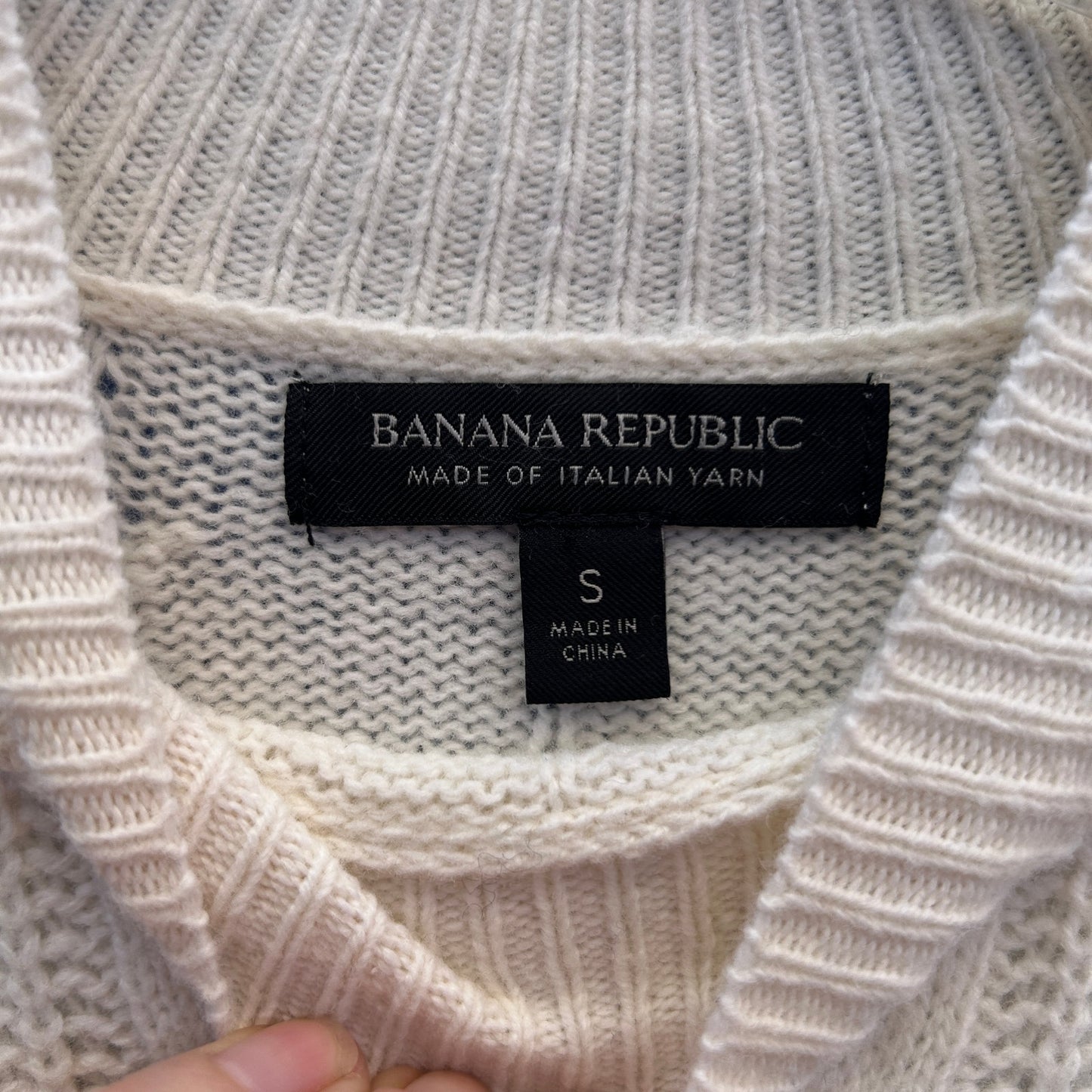 banana republic cream italian recycled wool cableknit sweater