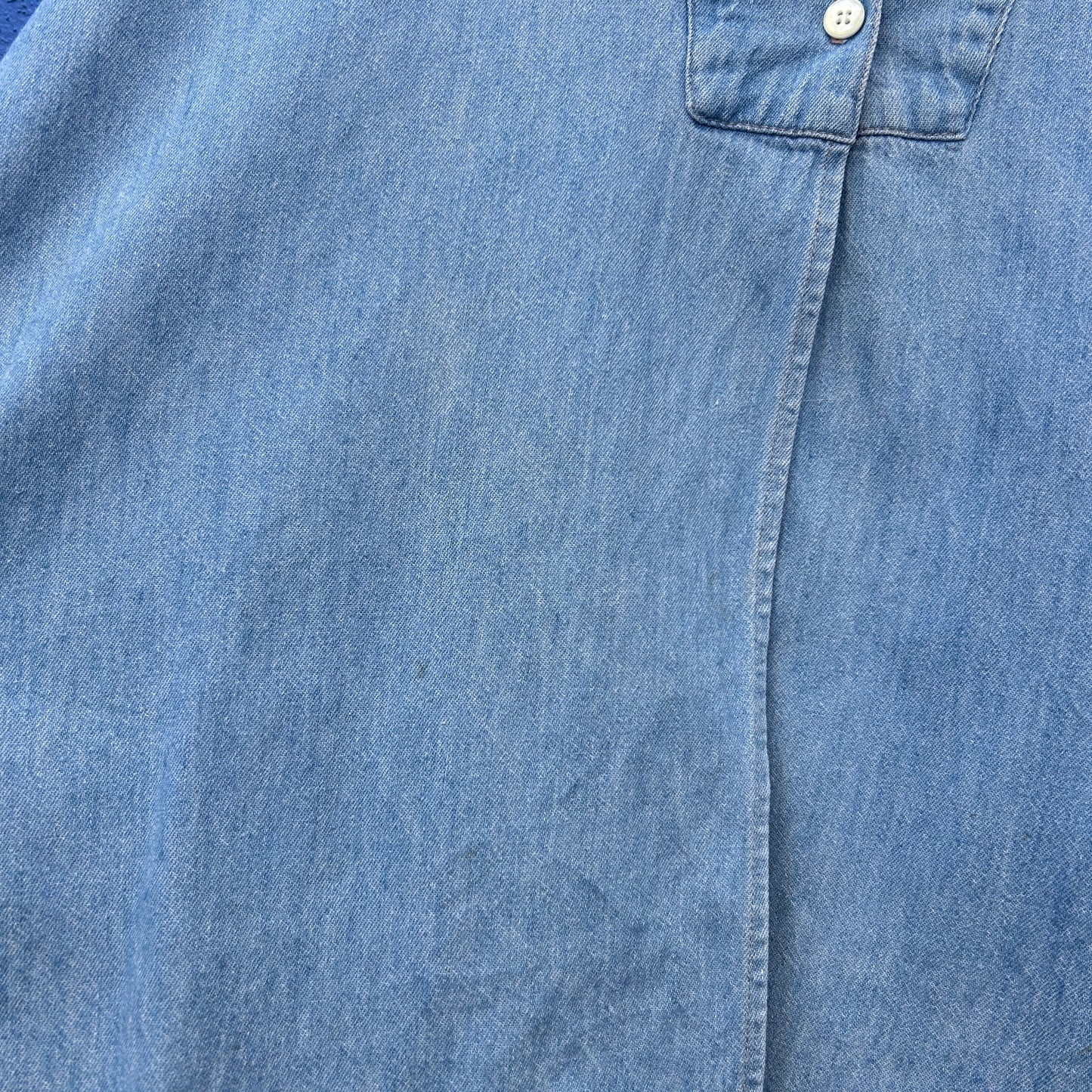 vintage express chambray 5 button top