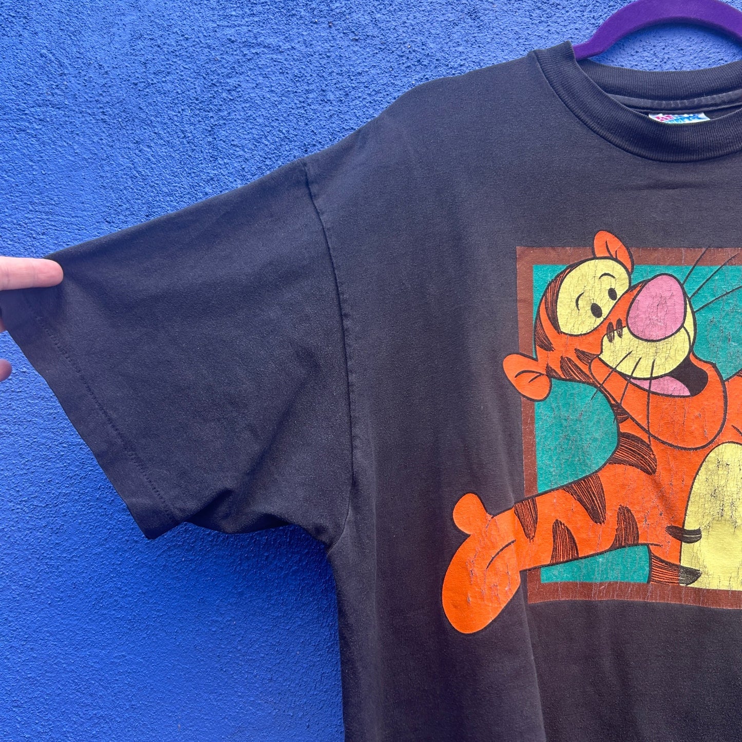 vintage 90s single stitch tigger tee